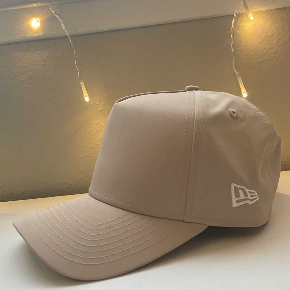 Plain Tan/Khaki New Era 9FORTY Men’s Snapback